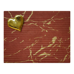 Pakowanie na prezent w czekoladowo-złoty papier ze złotym serduszkiem